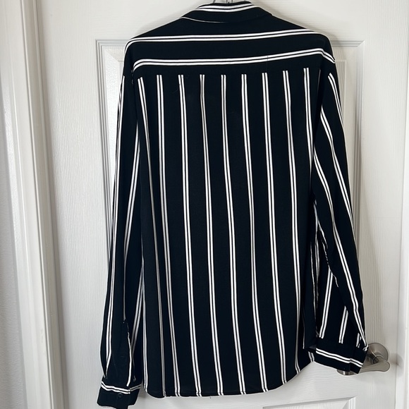 Forever 21 Men’s Long Sleeve Black and White Button Down Blouse. Size Large - Picture 2 of 9